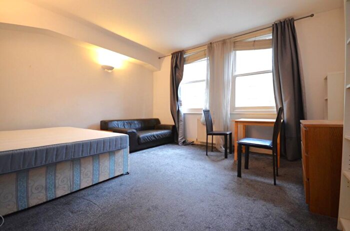 Studio To Rent In Royal College Street, Camden, NW1