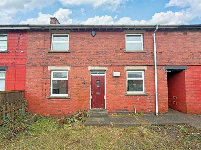 3 Bedroom Terraced House For Sale In Rookes Avenue, Wisbey, BD6