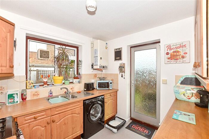 2 Bedroom Semi-Detached Bungalow For Sale In Piltdown Rise, Uckfield, East Sussex, TN22