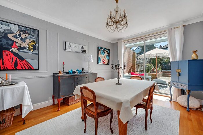 3 Bedroom Semi Detached House For Sale In Kendal Road, London, NW10