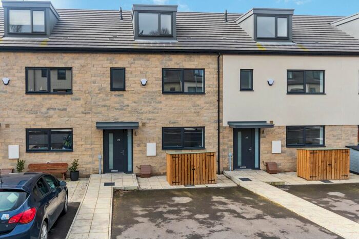 4 Bedroom House To Rent In Park Meadow Lane, Leeds, West Yorkshire, LS12