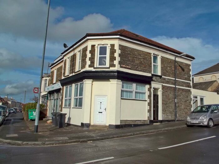 1 Bedroom Flat To Rent In Charlton Road, Kingswood, Bristol, BS15