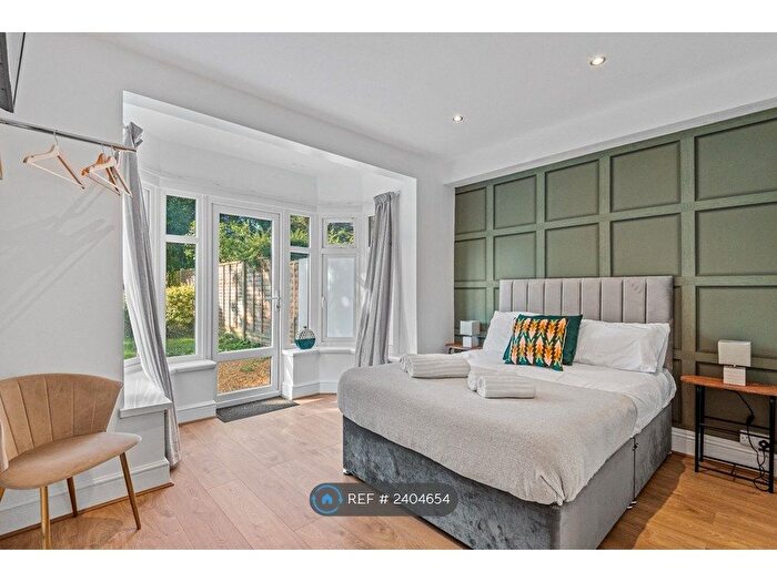 6 Bedroom Semi-Detached House To Rent In London Road, Earley, Reading, RG6