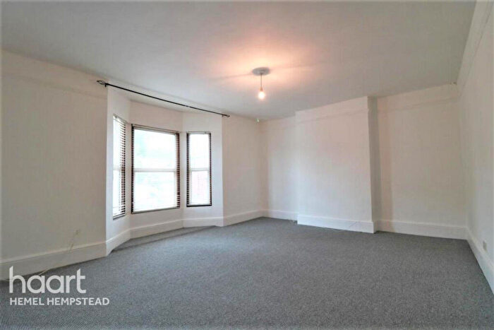 3 Bedroom Maisonette To Rent In London Road, Hemel Hempstead, HP3