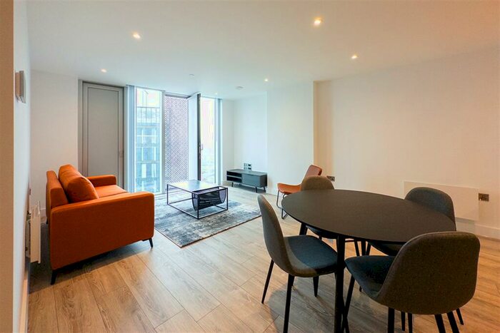 2 Bedroom Apartment To Rent In The Blade, M15