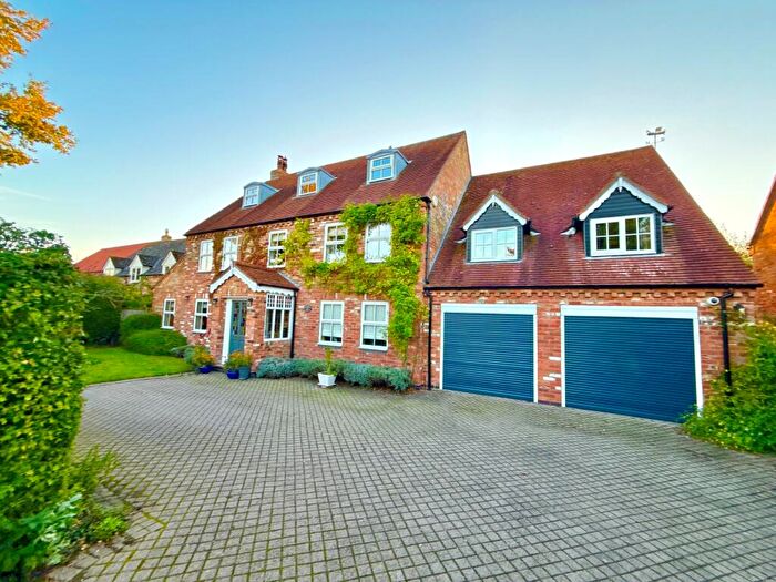 5 Bedroom Detached House For Sale In Lincoln Road, Bassingham, LN5