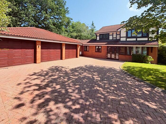 5 Bedroom Detached House To Rent In Hartington Close, Dorridge, B93