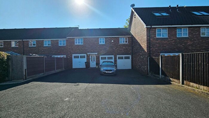 2 Bedroom Property To Rent In Chapelside Close, Aspull, Wigan, WN2