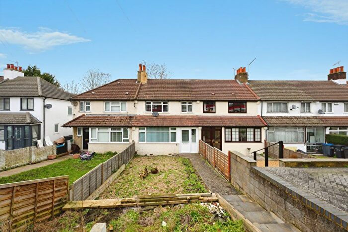 3 Bedroom Terraced House For Sale In Chipstead Valley Road, Coulsdon, CR5