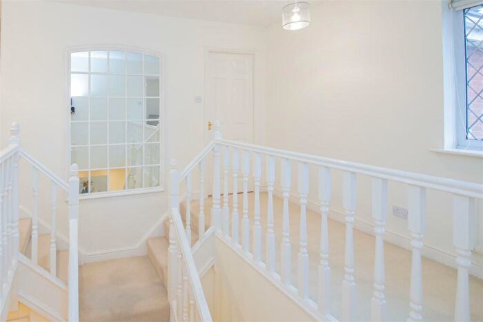 5 Bedroom Detached House For Sale In Bates Close, Market Harborough, LE16