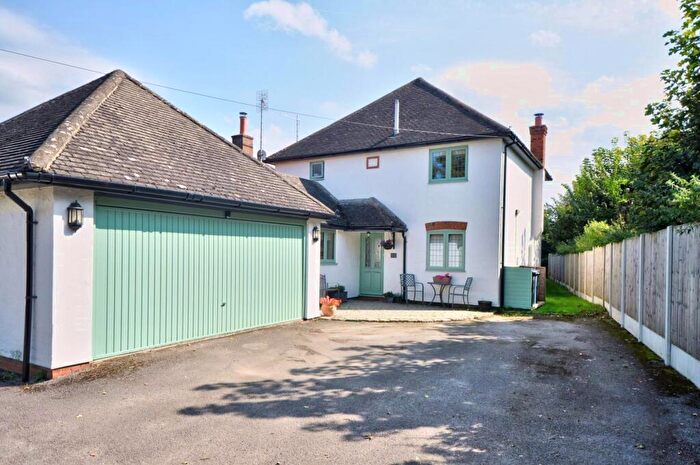 4 Bedroom Detached House To Rent In Ilmer, Princes Risborough, Buckinghamshire, HP27