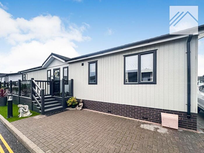 2 Bedroom Park Home For Sale In Shore Drive, Canvey Island, SS8