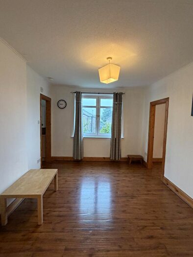 3 Bedroom Flat To Rent In Carmunnock Road, Glasgow, Glasgow City, G44