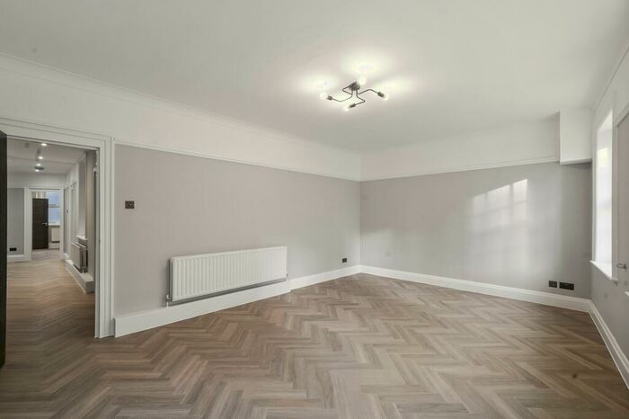 2 Bedroom Flat To Rent In Richmond Hill, Bournemouth, BH2