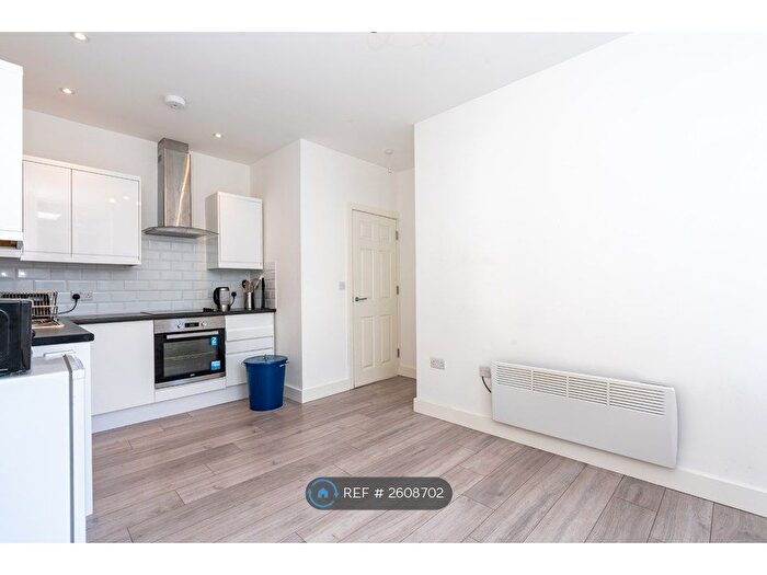 2 Bedroom Flat To Rent In Above Bar, Southampton, SO14