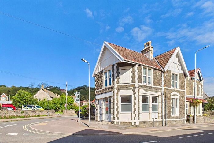 1 Bedroom Flat For Sale In Modern Living In Central Clevedon, BS21