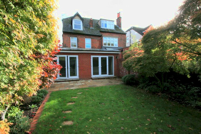 2 Bedroom Flat To Rent In Edward Road, Bromley, BR1