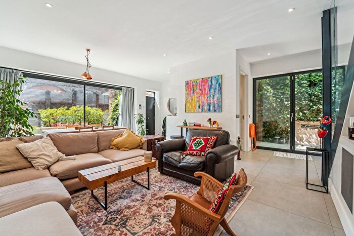 2 Bedroom Terraced House To Rent In Parkside, Ravenscourt Park, W6