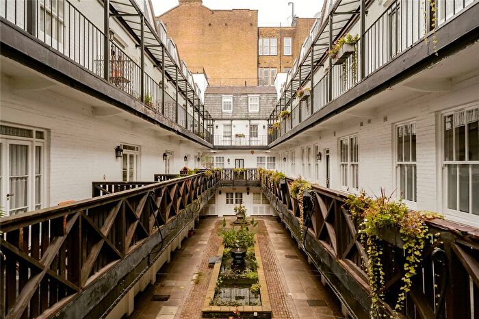 1 Bedroom Flat For Sale In De Vere Mews, Kensington, London, W8