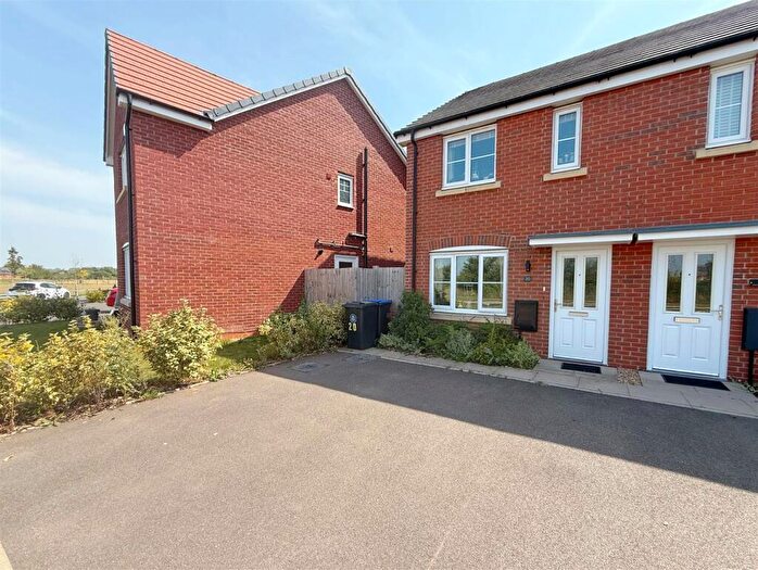 2 Bedroom Semi-Detached House For Sale In Barclay Close, Wellesbourne, CV35