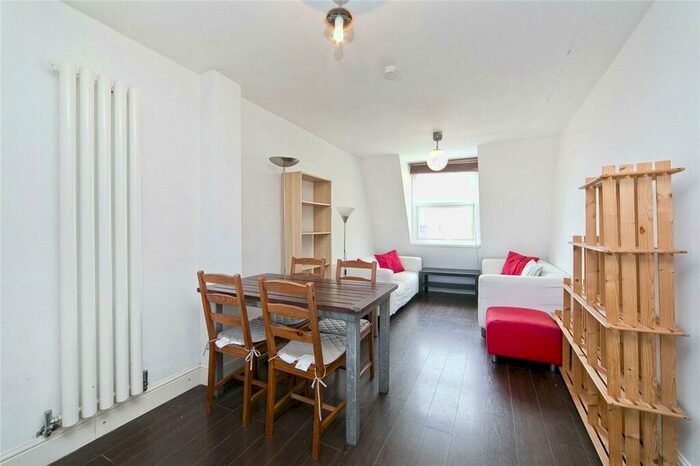 4 Bedroom Flat To Rent In Albert Street, Camden, NW1
