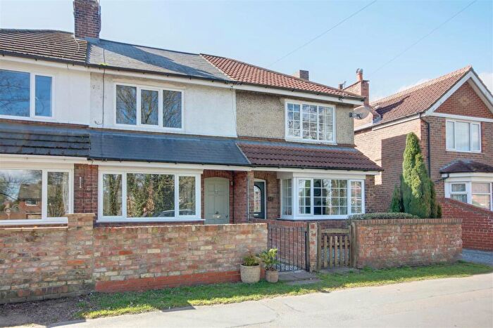 3 Bedroom Terraced House For Sale In Canal Side West, Newport, HU15