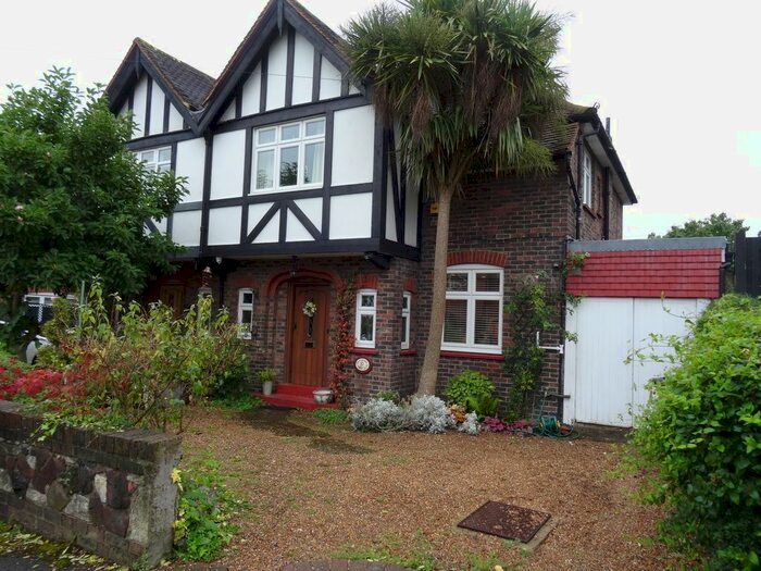 3 Bedroom Semi-Detached House To Rent In Elmcroft Drive, Chessington, KT9