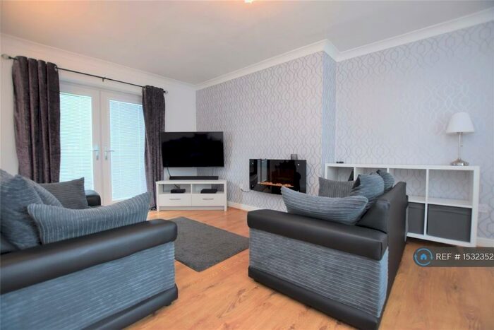 2 Bedroom Semi-Detached House To Rent In Staneway, Gateshead, NE10