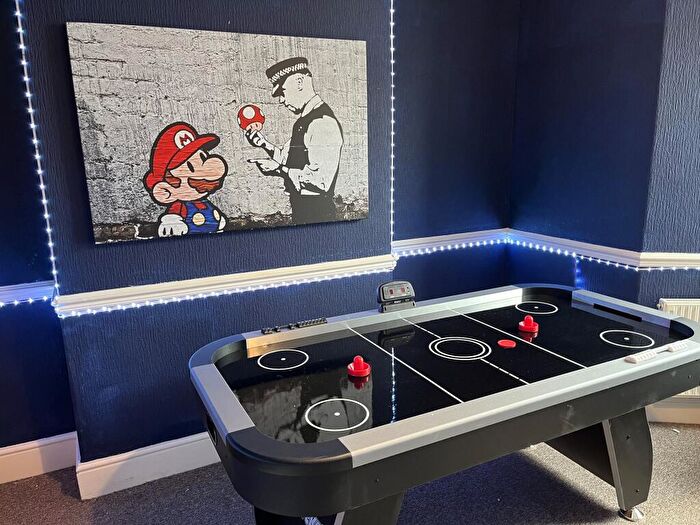 7 Bedroom House To Rent In Harriet Street, Cathays, Cardiff, CF24