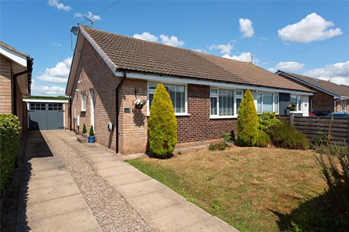 2 Bedroom Bungalow For Sale In Keble Close, Bishopthorpe, York, North Yorkshire, YO23