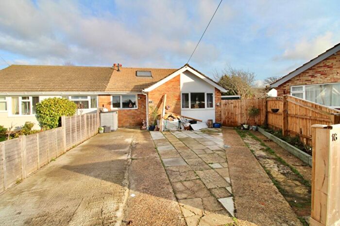 4 Bedroom Bungalow For Sale In Firtree Crescent, Hordle, Lymington, SO41