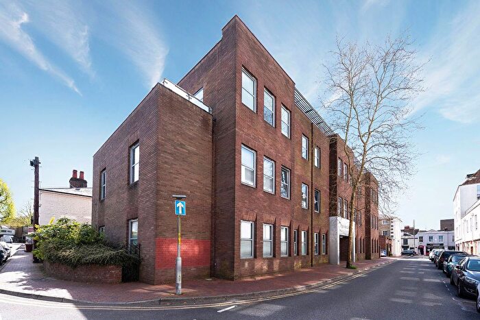 2 Bedroom Flat For Sale In Calverley Street, Tunbridge Wells, TN1