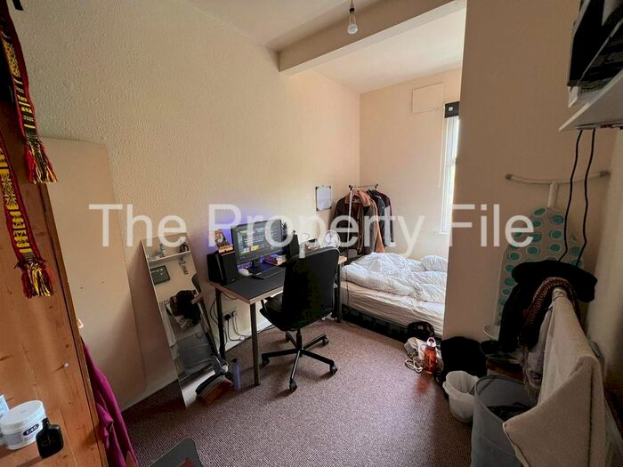 4 Bedroom Terraced House To Rent In Kathleen Grove, Rusholme, M14