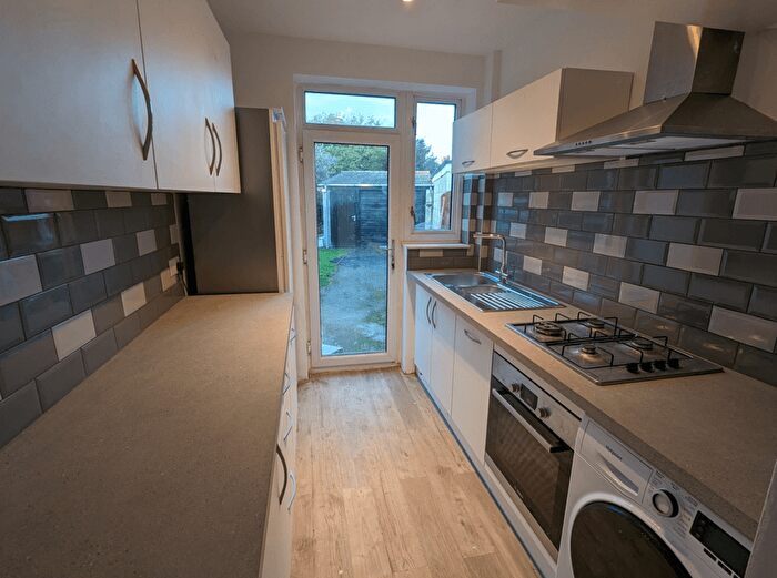 2 Bedroom Flat To Rent In London, SE15