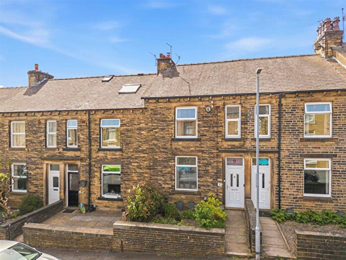4 Bedroom Terraced House For Sale In Waverley Road, Elland, HX5