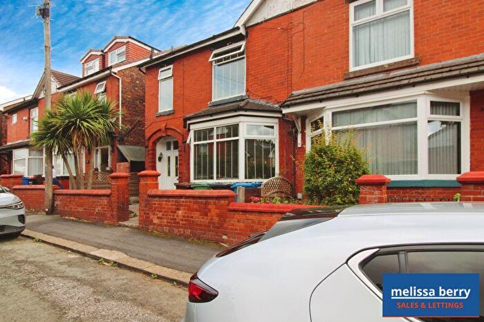 4 Bedroom Semi-Detached House To Rent In Hardman Avenue, Manchester, M25