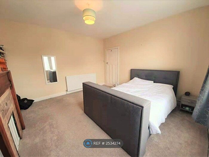 2 Bedroom Flat To Rent In Moore Street, Gateshead, NE8