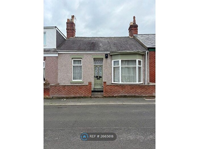 3 Bedroom Bungalow To Rent In Hawarden Crescent, Sunderland, SR4