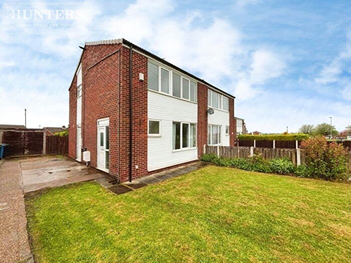 3 Bedroom Semi-Detached Bungalow For Sale In Carlton Road, Barnsley, S71