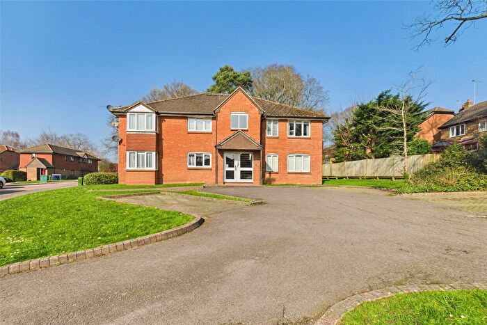 1 Bedroom Flat For Sale In Horatio Avenue, Warfield, Berkshire, RG42