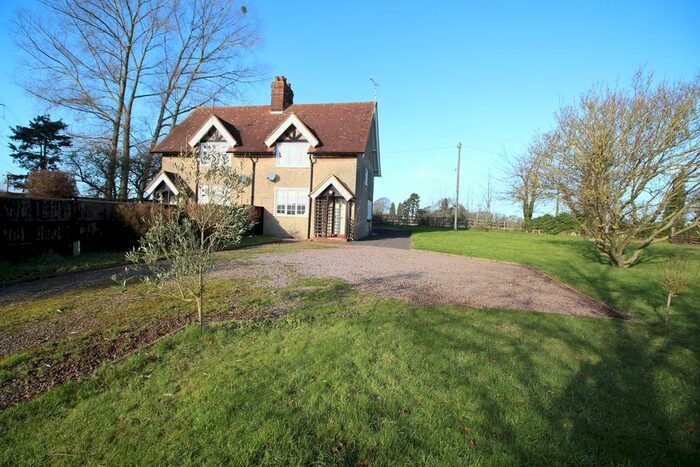 3 Bedroom Semi-Detached House To Rent In Lilley, Luton, LU2