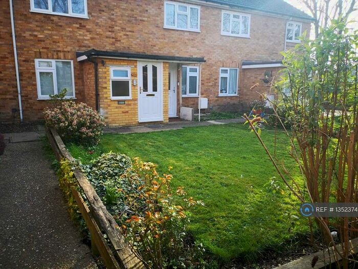 2 Bedroom Maisonette To Rent In Gordon Rd, London, EN2