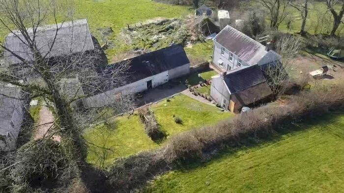 3 Bedroom Farm For Sale In Pontantwn, Kidwelly, SA17