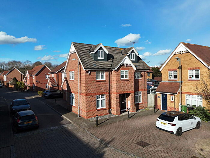 4 Bedroom Detached House For Sale In Gunning Road, Little Thurrock, Grays, RM17