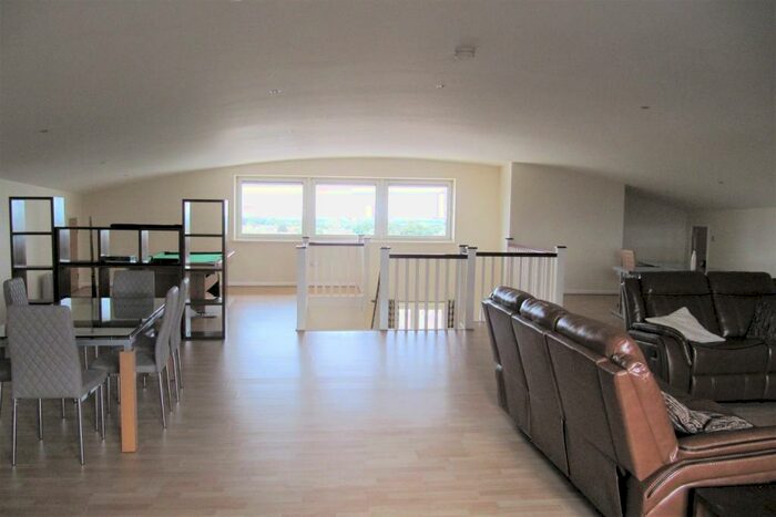 3 Bedroom Apartment To Rent In Crown Heights, Basingstoke, RG21