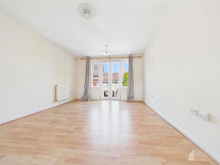 2 Bedroom Flat For Sale In Fairfield Crescent, Great Ashby, Stevenage, SG1