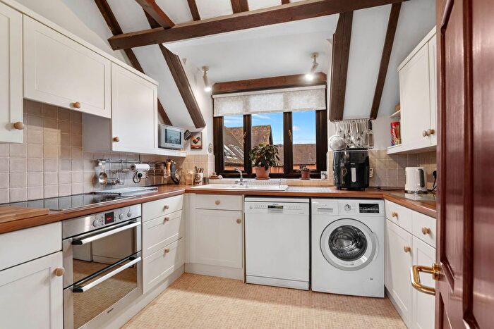 4 Bedroom Barn Conversion For Sale In Holt Castle Barns, Holt Heath, Worcestershire., WR6