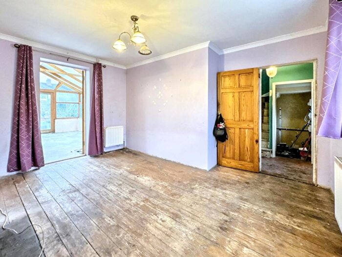 2 Bedroom Semi-Detached House For Sale In Scott Road, Ipswich, Suffolk, IP3