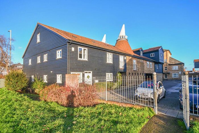 1 Bedroom Apartment For Sale In Watton Road, Ware, SG12