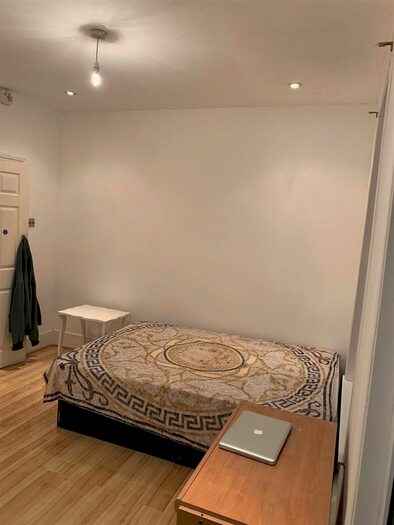 4 Bedroom Property To Rent In Hawthorn Road, London N18